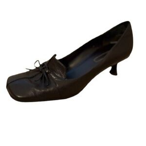 Chocolate Brown Women's Heel with Bow Accent